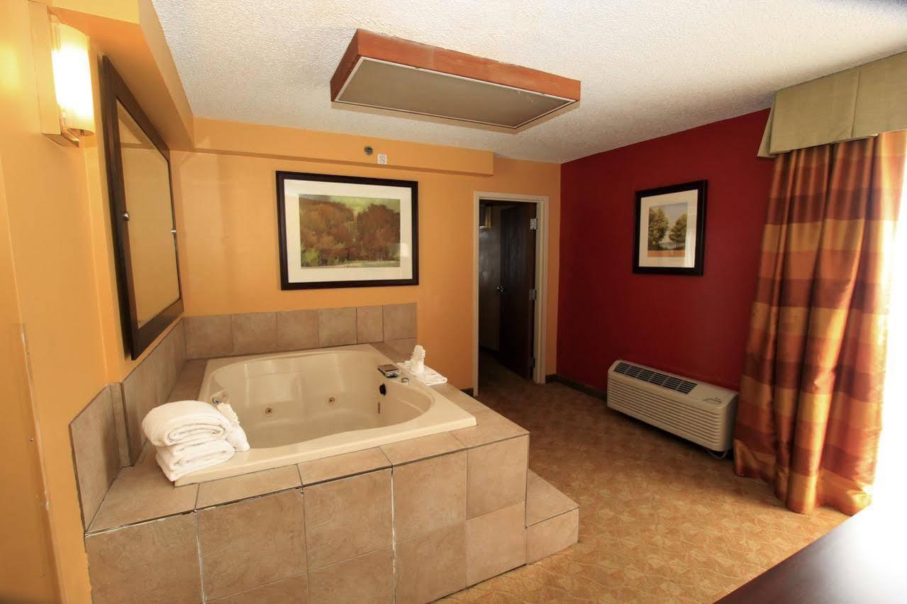 נורת'גלן Delta Hotels By Marriott Denver Thornton מראה חיצוני תמונה